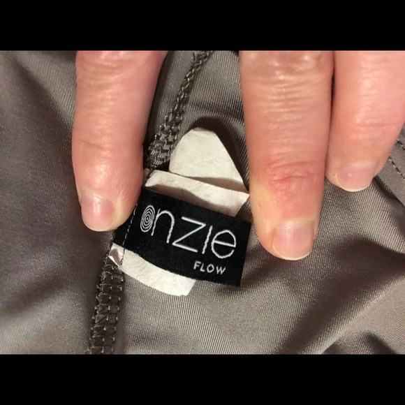 Onzie Yoga Coverup - Picture 2 of 3